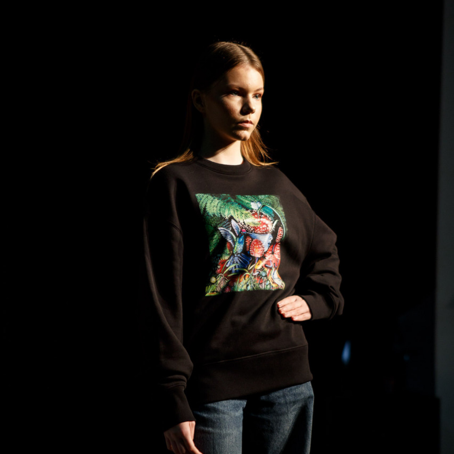 UNISEX OVERSIZE DŽEMPERIS SU SPAUDINIU,,KOLIBRIS’’