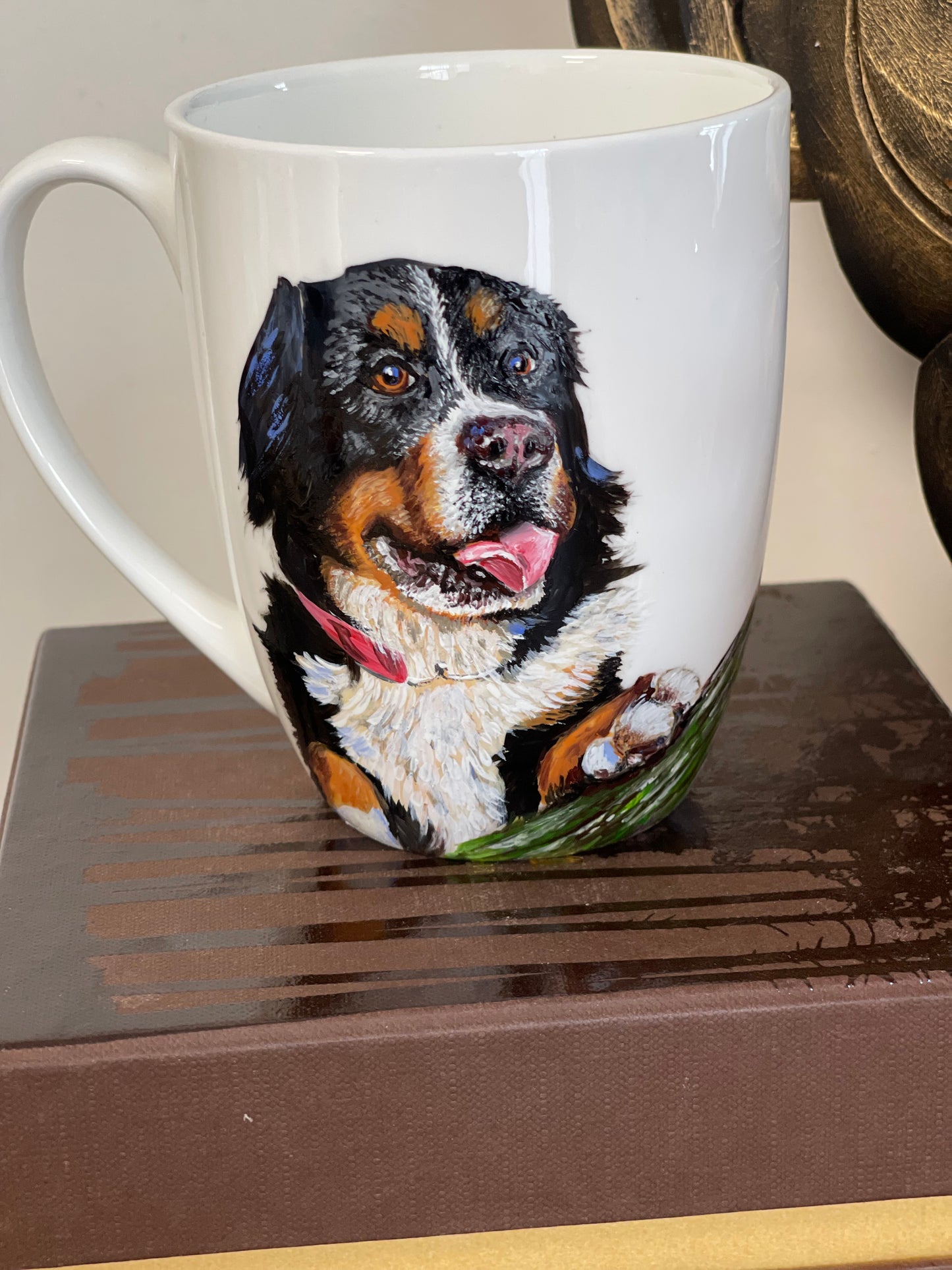 Rankų darbo porcelianinis puodelis su Šuniu| Tapyba ant porceliano | Unikali dovana