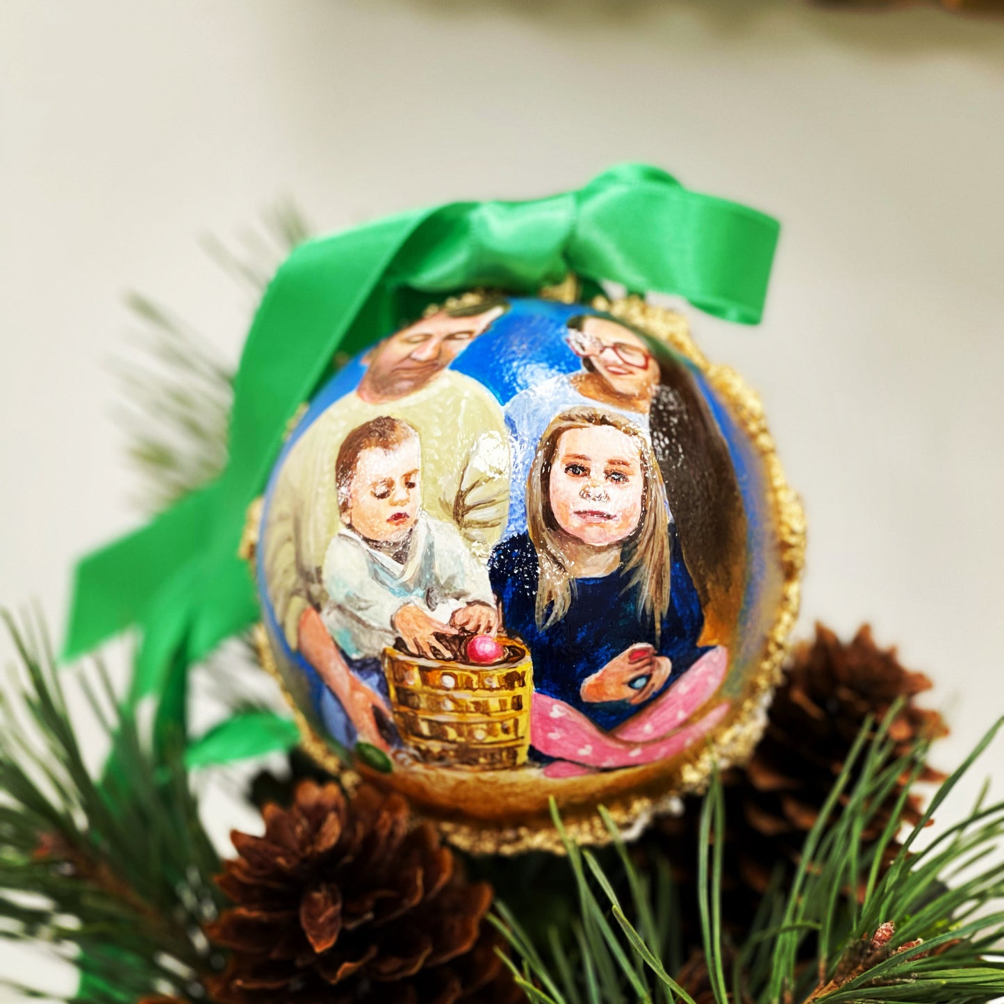 Rankų darbo eglutės burbulas su miniatiūrine tapyba | Vienetinis meno kūrinys