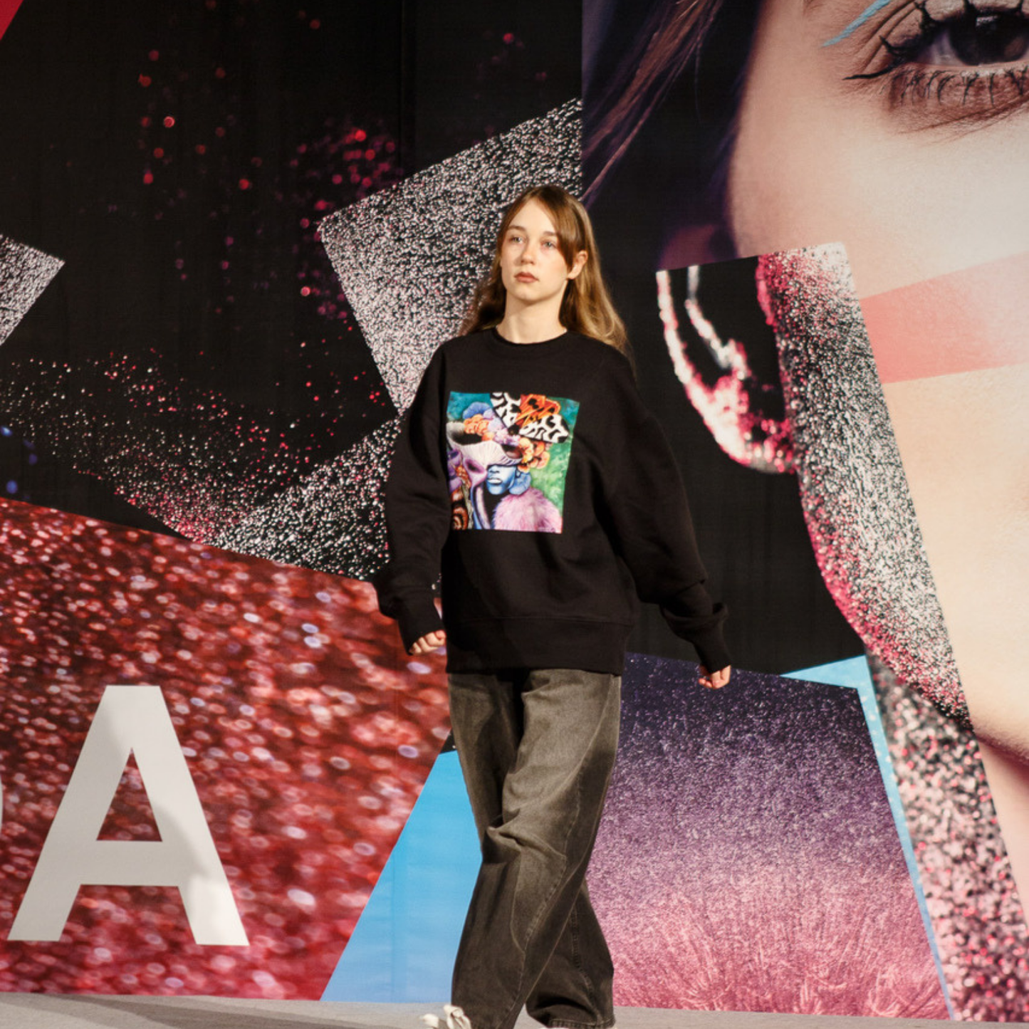 UNISEX OVERSIZE DŽEMPERIS SU SPAUDINIU ,,ŠNABŽDESYS’’