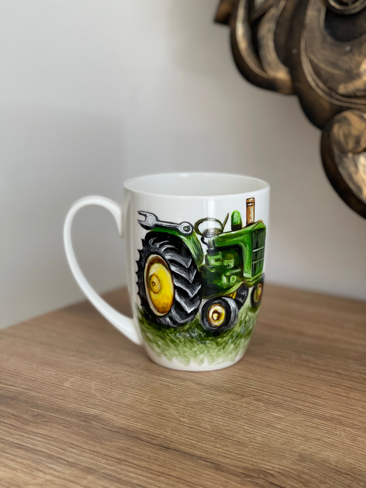 Rankų darbo porcelianinis puodelis su Traktoriumi Tapyba ant porceliano | Unikali dovana
