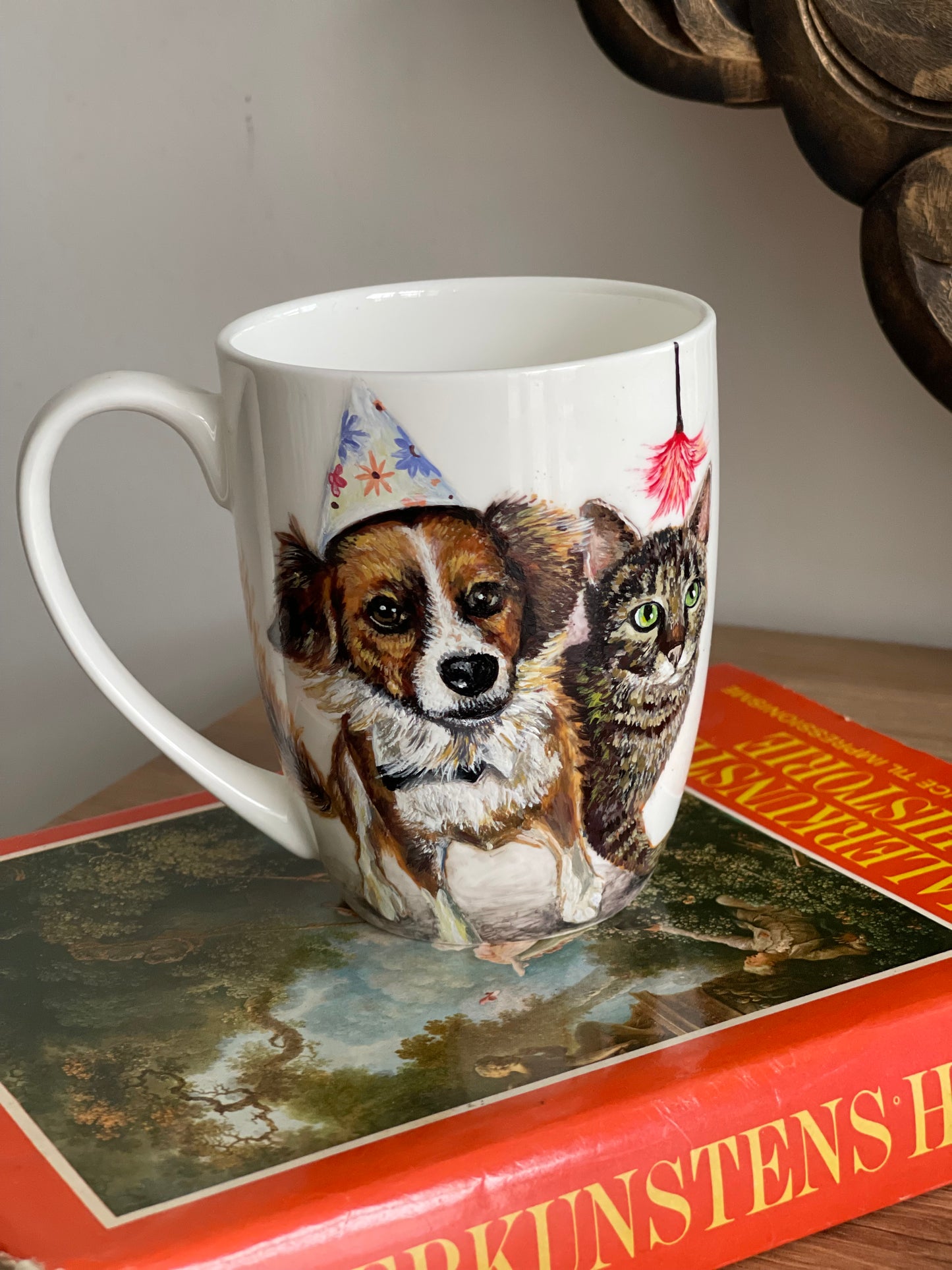 Rankų darbo porcelianinis puodelis su Šuniuku ir kačiuku| Tapyba ant porceliano | Unikali dovana