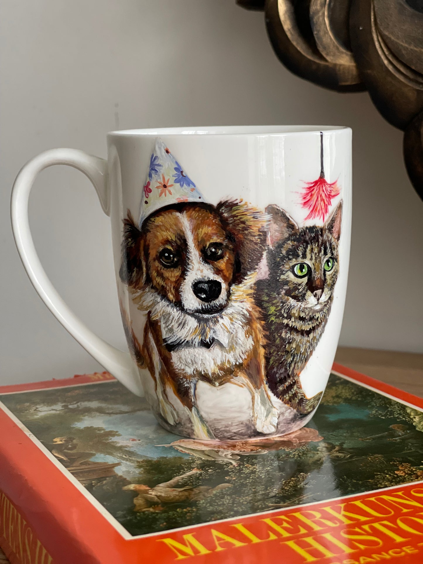 Rankų darbo porcelianinis puodelis su Šuniuku ir kačiuku| Tapyba ant porceliano | Unikali dovana