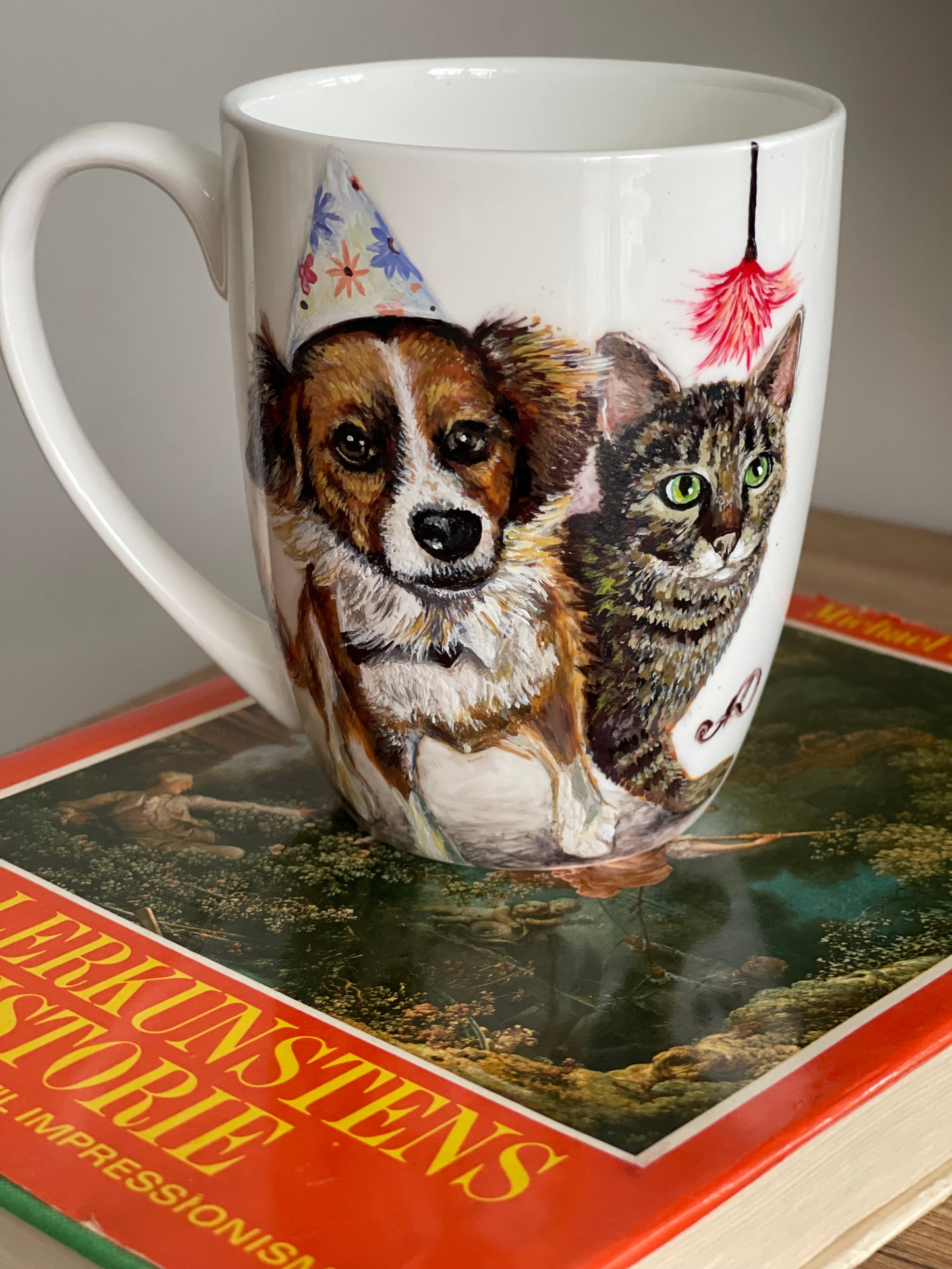 Rankų darbo porcelianinis puodelis su Šuniuku ir kačiuku| Tapyba ant porceliano | Unikali dovana