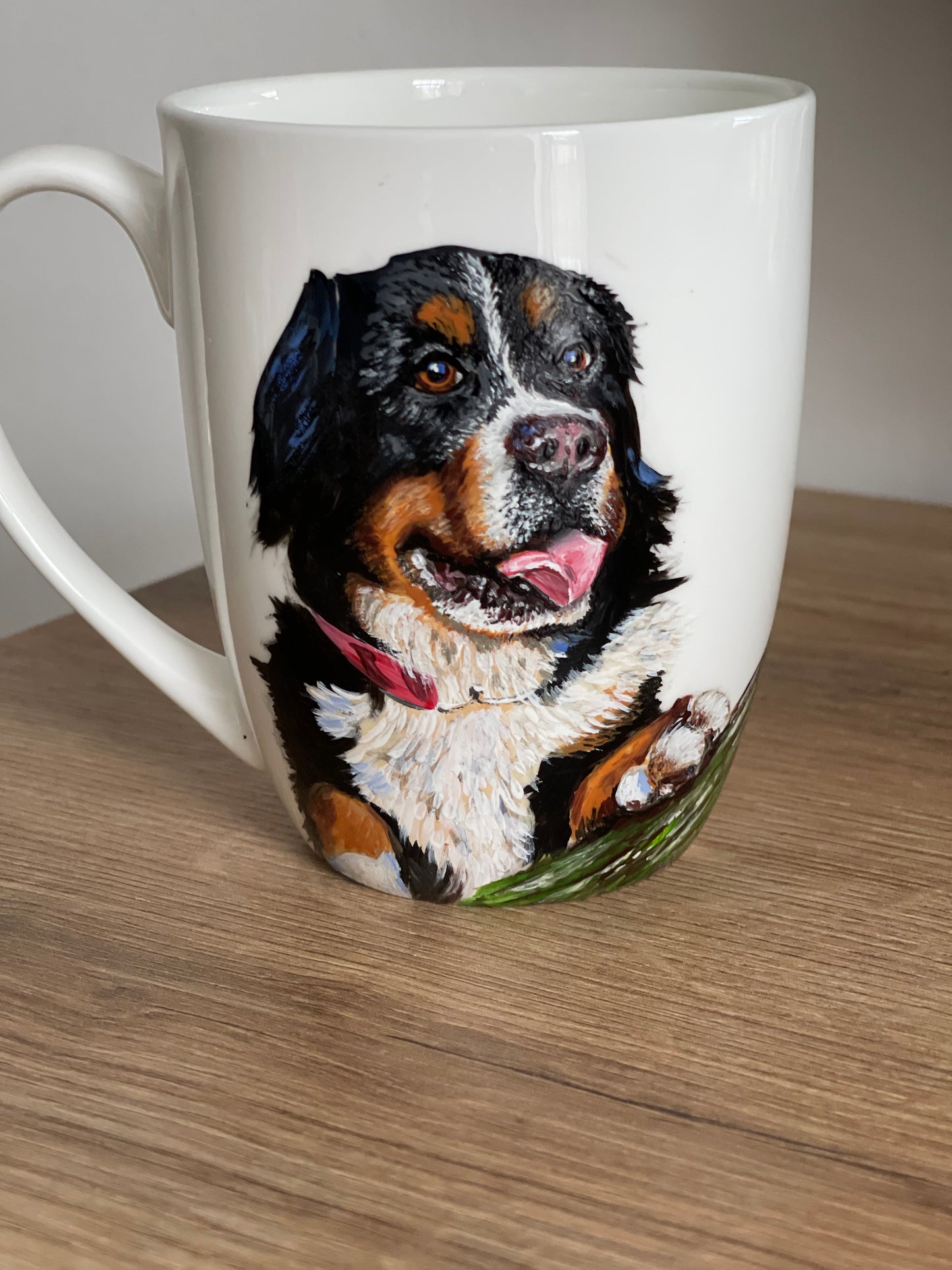 Rankų darbo porcelianinis puodelis su Šuniu| Tapyba ant porceliano | Unikali dovana