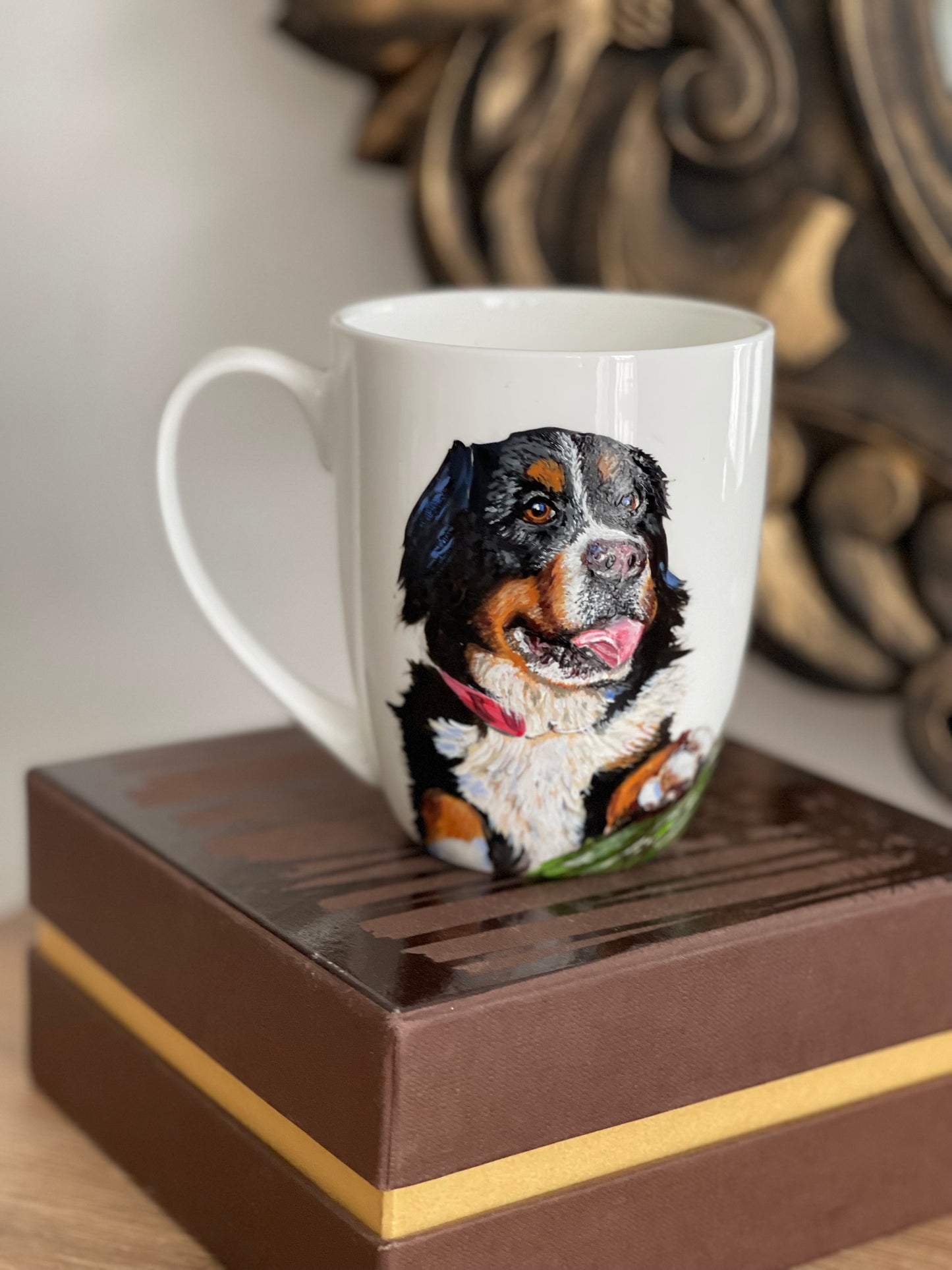 Rankų darbo porcelianinis puodelis su Šuniu| Tapyba ant porceliano | Unikali dovana