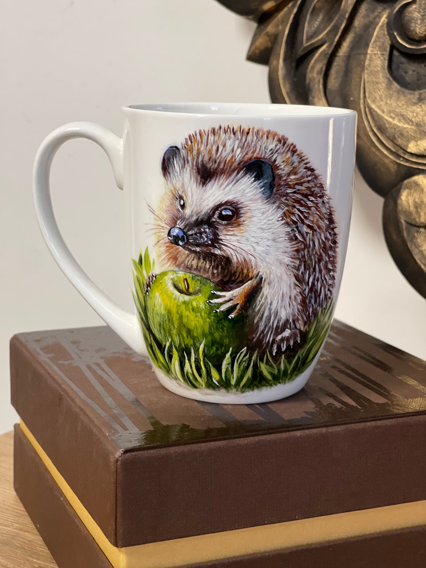 Rankų darbo porcelianinis puodelis su Ežiuku| Tapyba ant porceliano | Unikali dovana