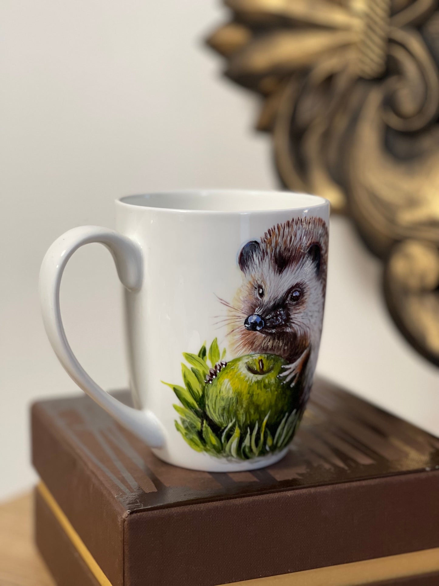 Rankų darbo porcelianinis puodelis su Ežiuku| Tapyba ant porceliano | Unikali dovana