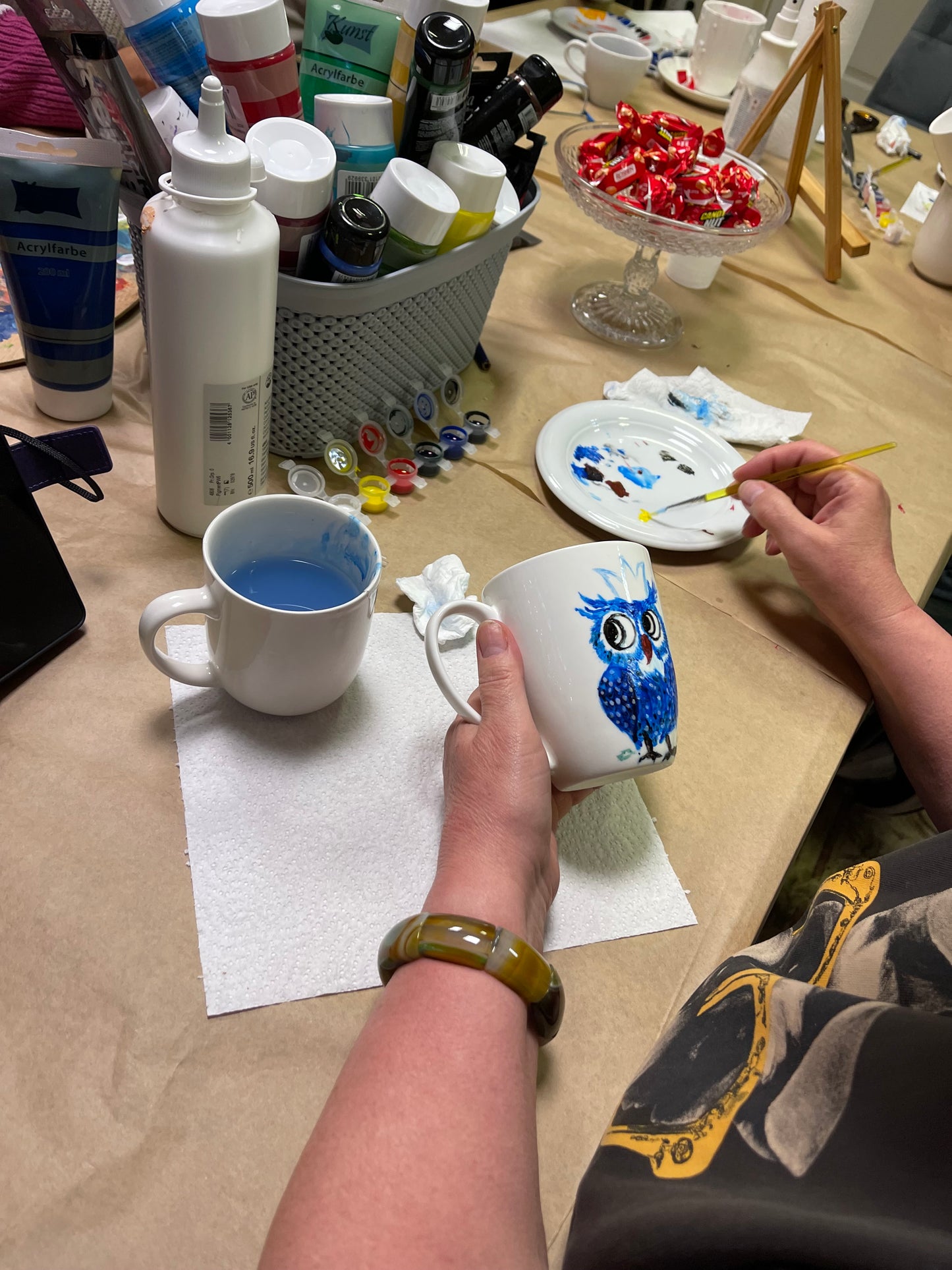 Edukacija: tapyba ant porceliano puodelio | Miniatiūros menas