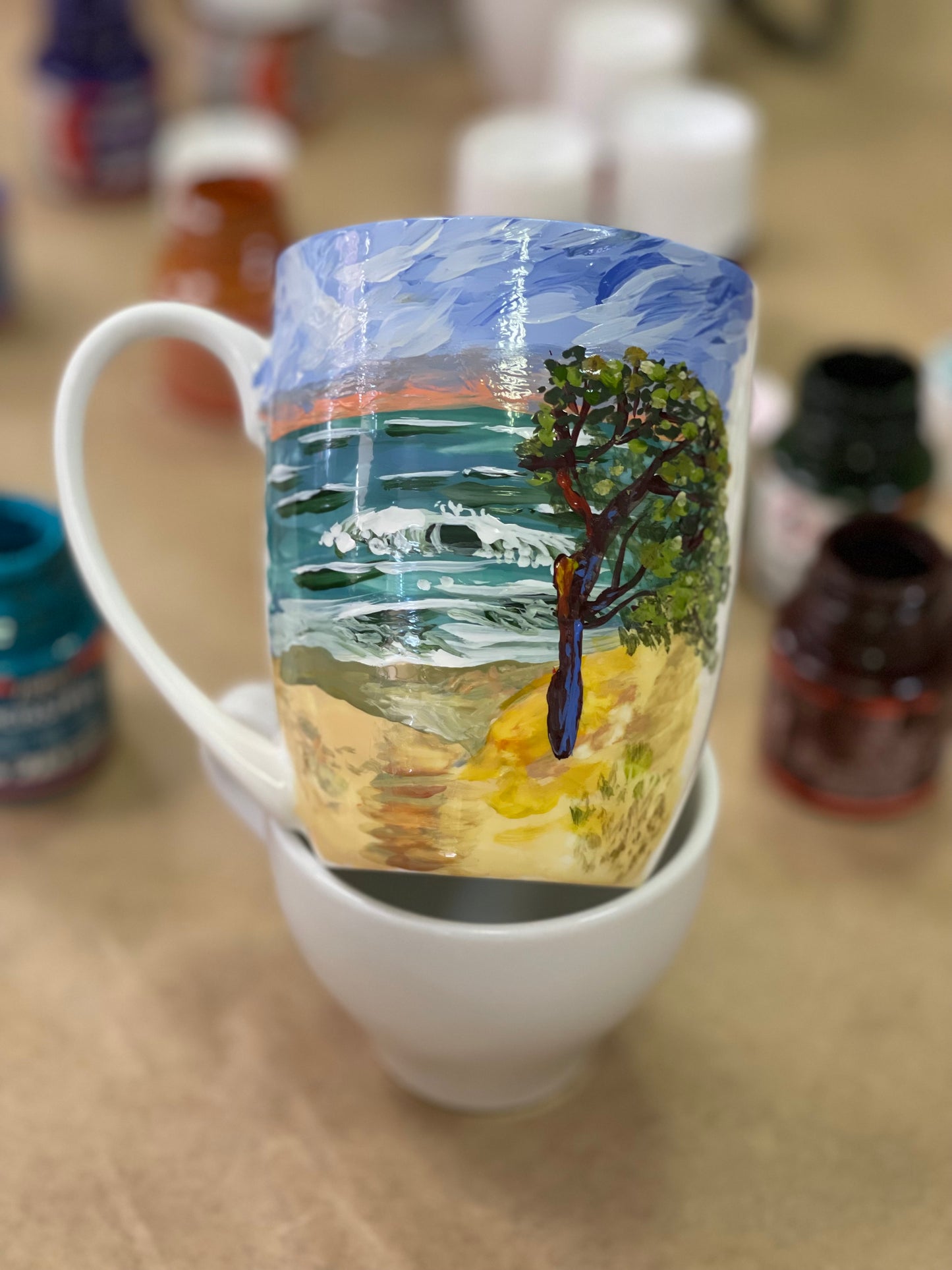 Edukacija: tapyba ant porceliano puodelio | Miniatiūros menas