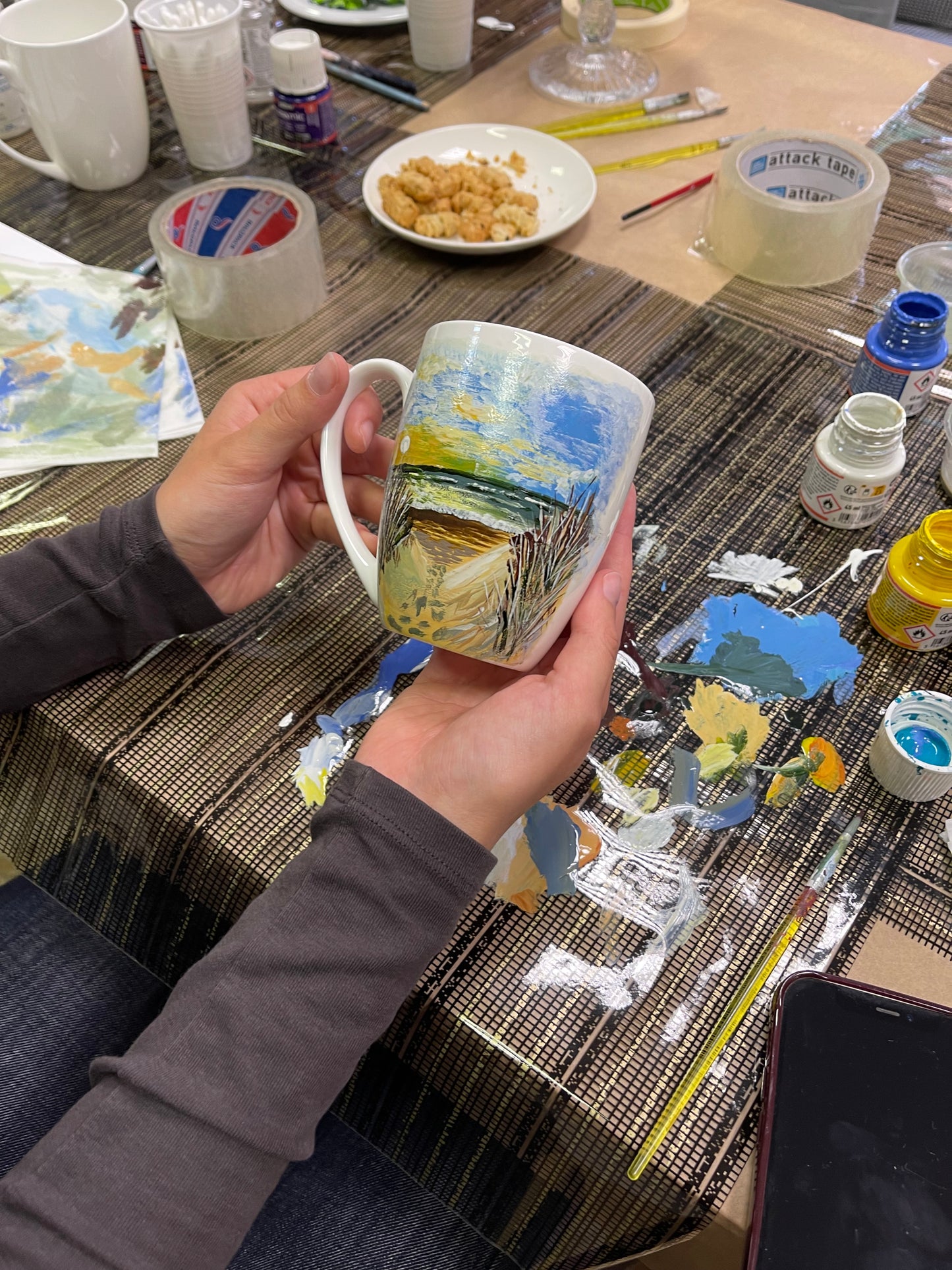 Edukacija: tapyba ant porceliano puodelio | Miniatiūros menas