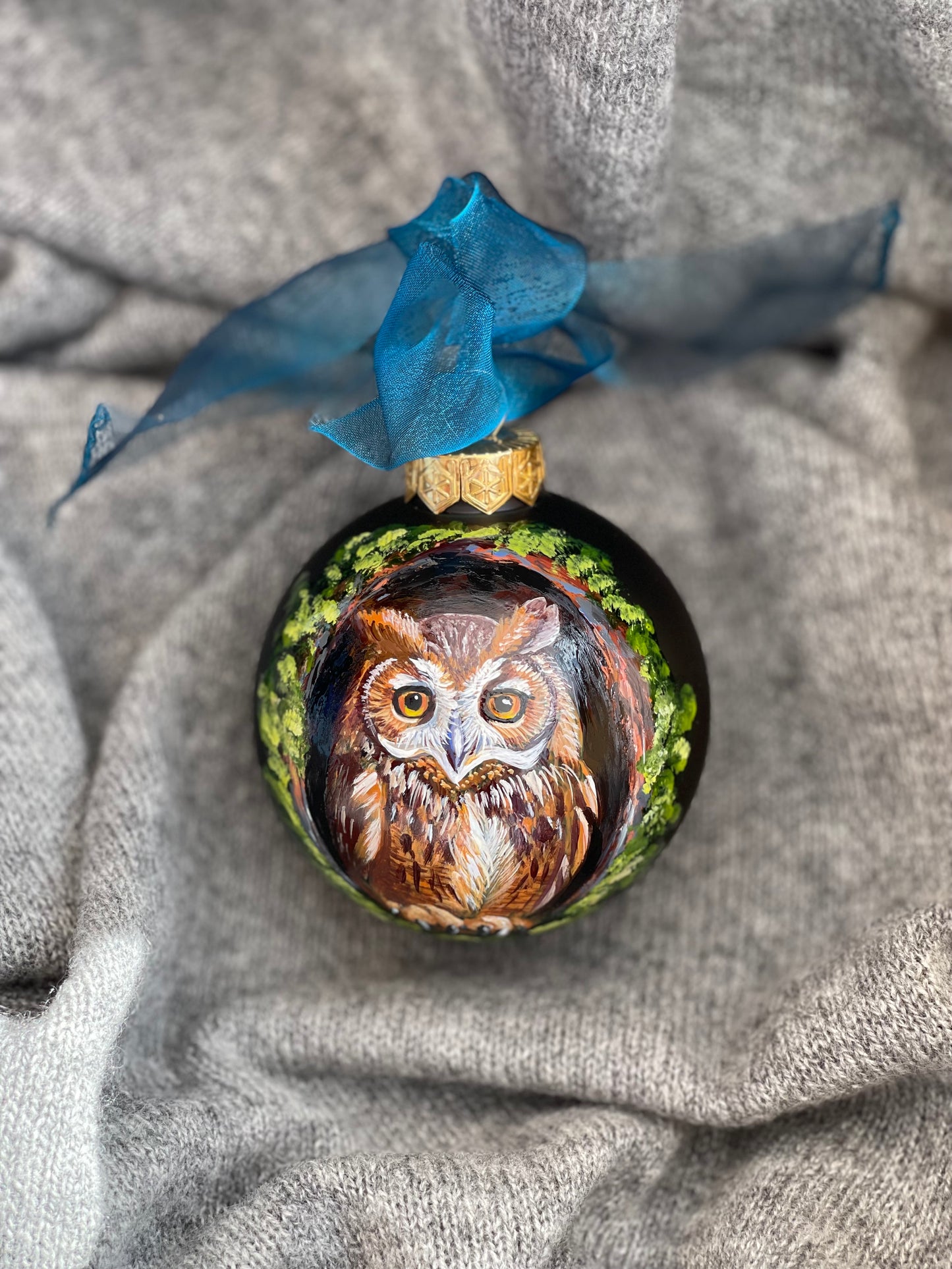 Rankų darbo eglutės burbulas su miniatiūrine tapyba | Vienetinis meno kūrinys