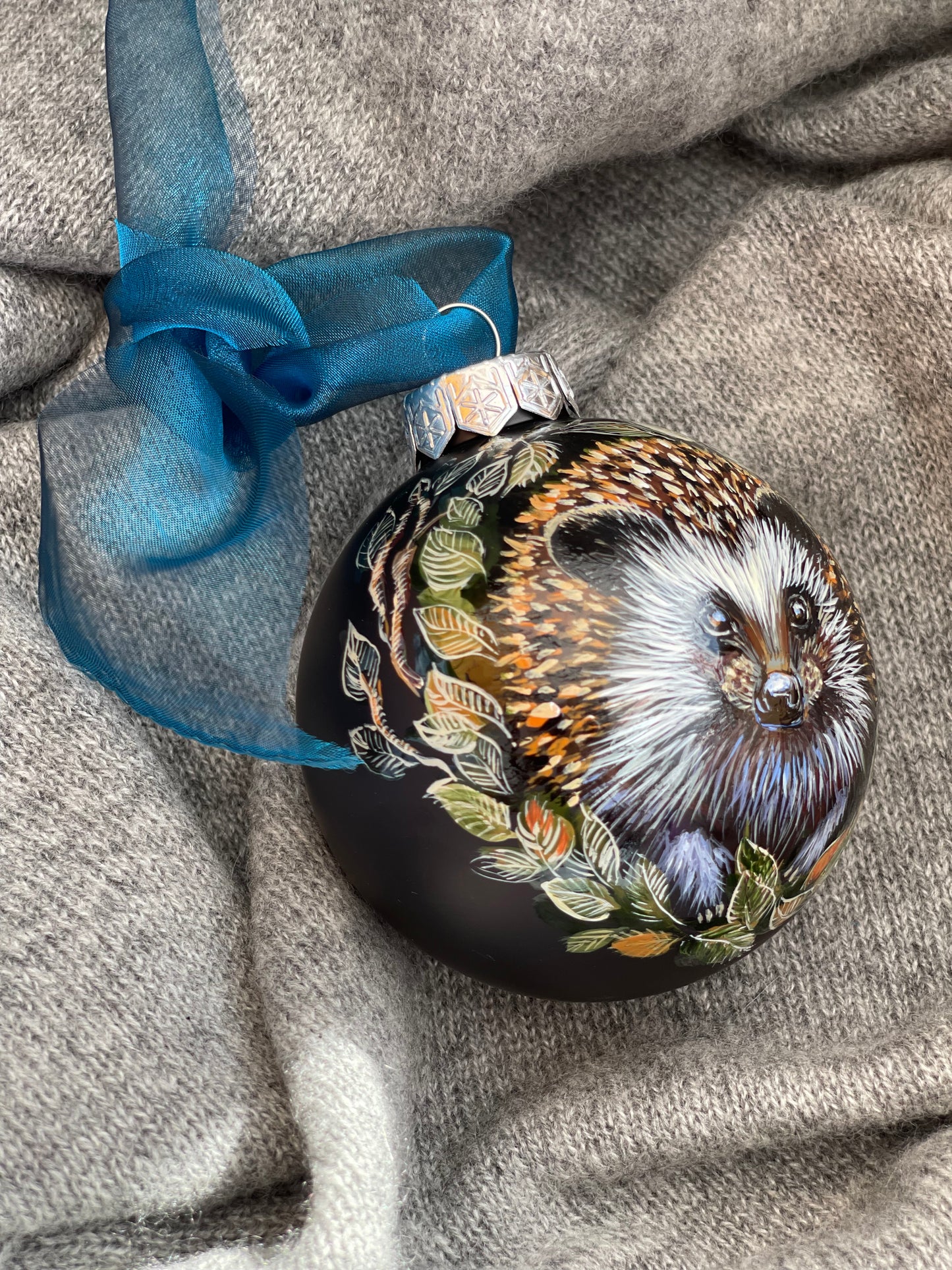 Rankų darbo eglutės burbulas su miniatiūrine tapyba | Vienetinis meno kūrinys