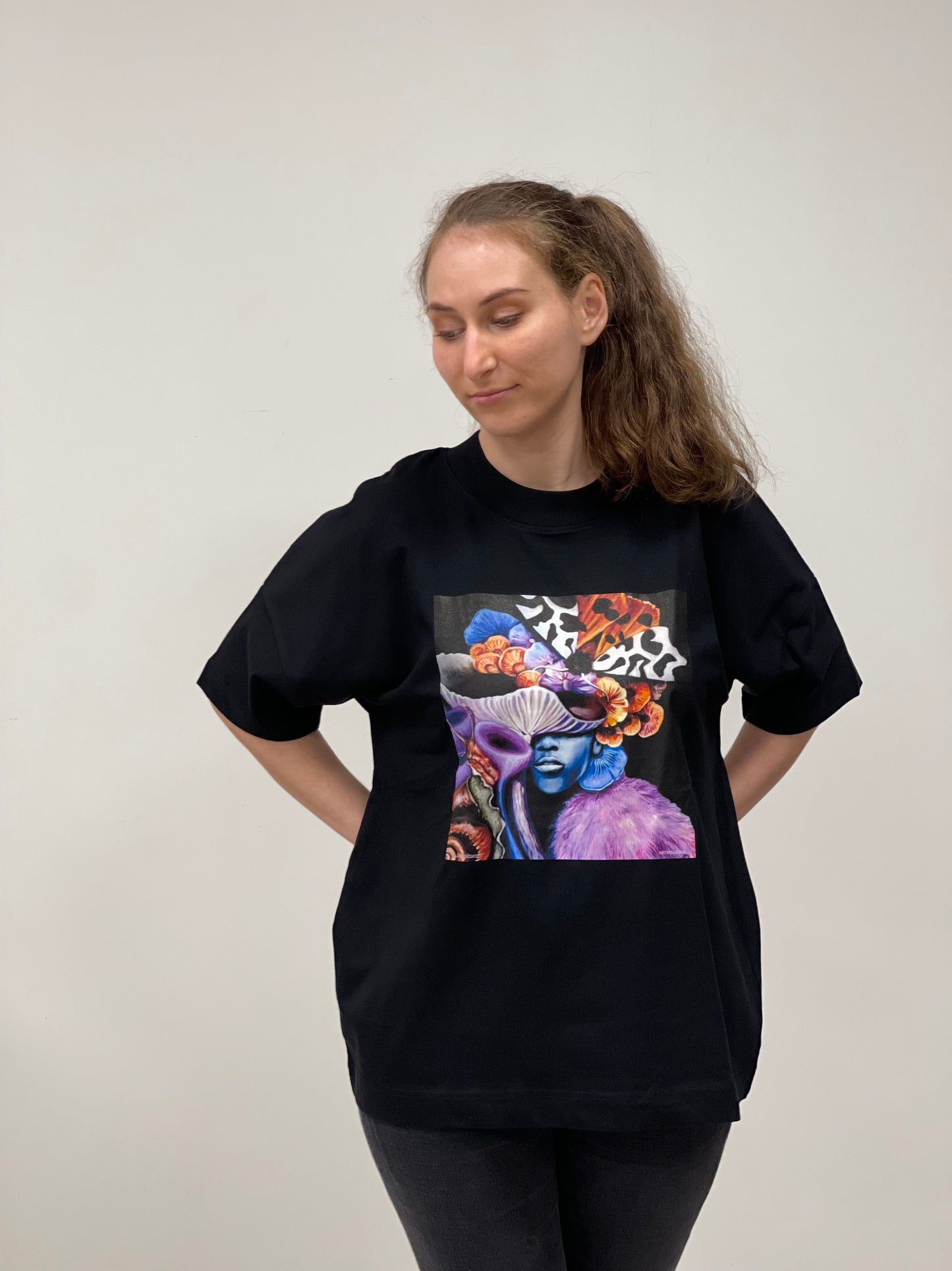 OVERSIZE UNISEX MARŠKINĖLIAI SU SPAUDINIU,,ŠNABŽDESYS"