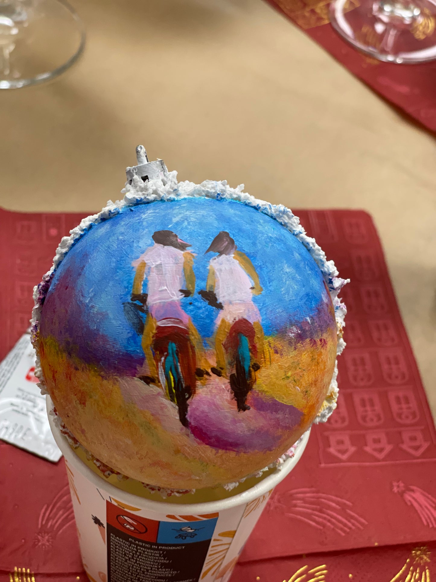 Edukacija: tapyba ant eglutės žaisliuko bumbulo | Miniatiūros menas