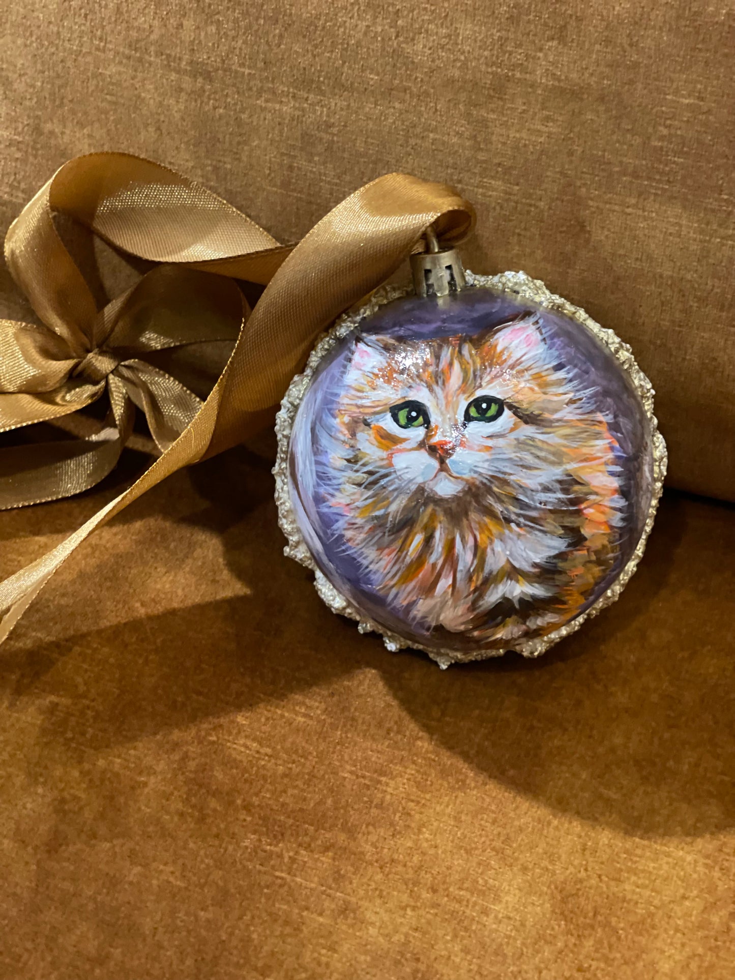 Edukacija: tapyba ant eglutės žaisliuko bumbulo | Miniatiūros menas