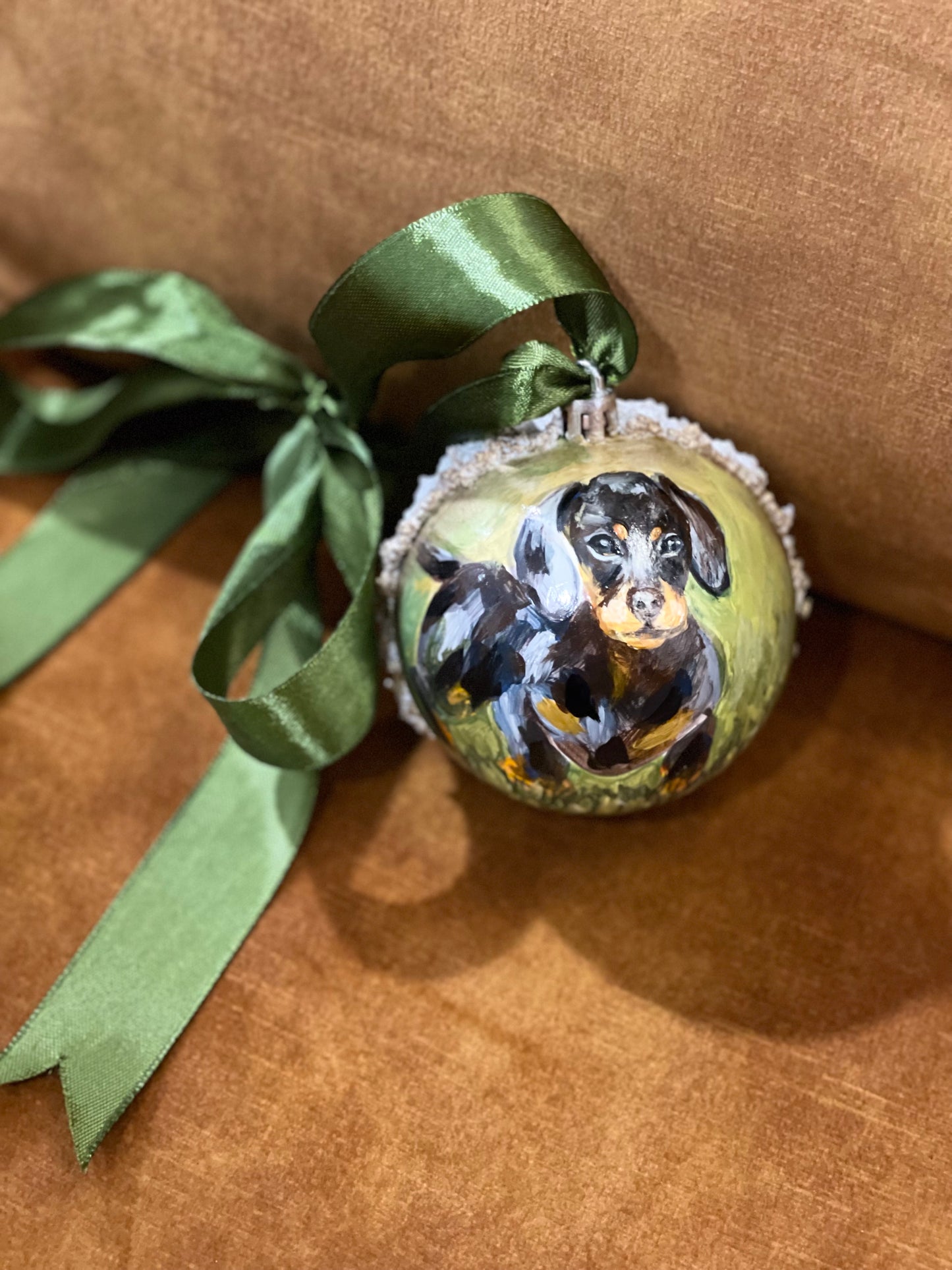 Edukacija: tapyba ant eglutės žaisliuko bumbulo | Miniatiūros menas