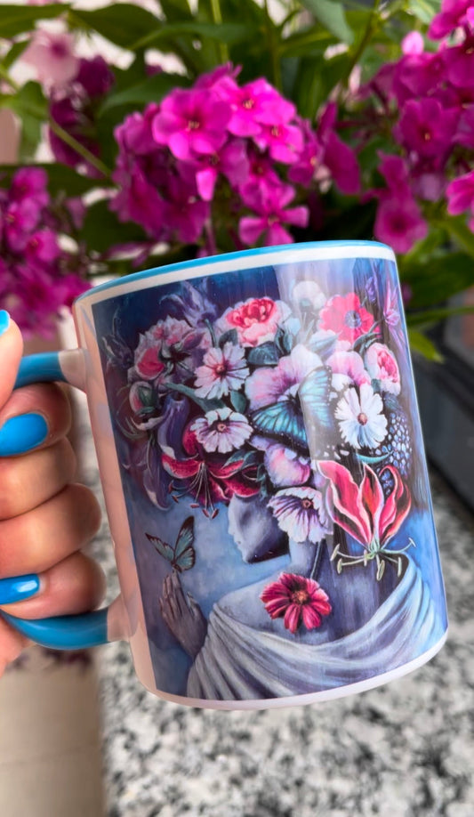 Puodelis „Kvepianti“ su ARTBYAUDRA spaudiniu